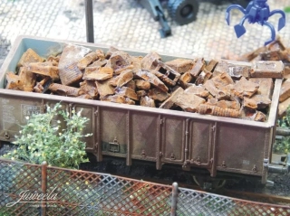 Juweela průmyslový rezavý kovový šrot 25g